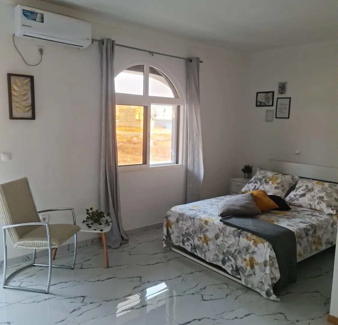 Deluxe B&B 
