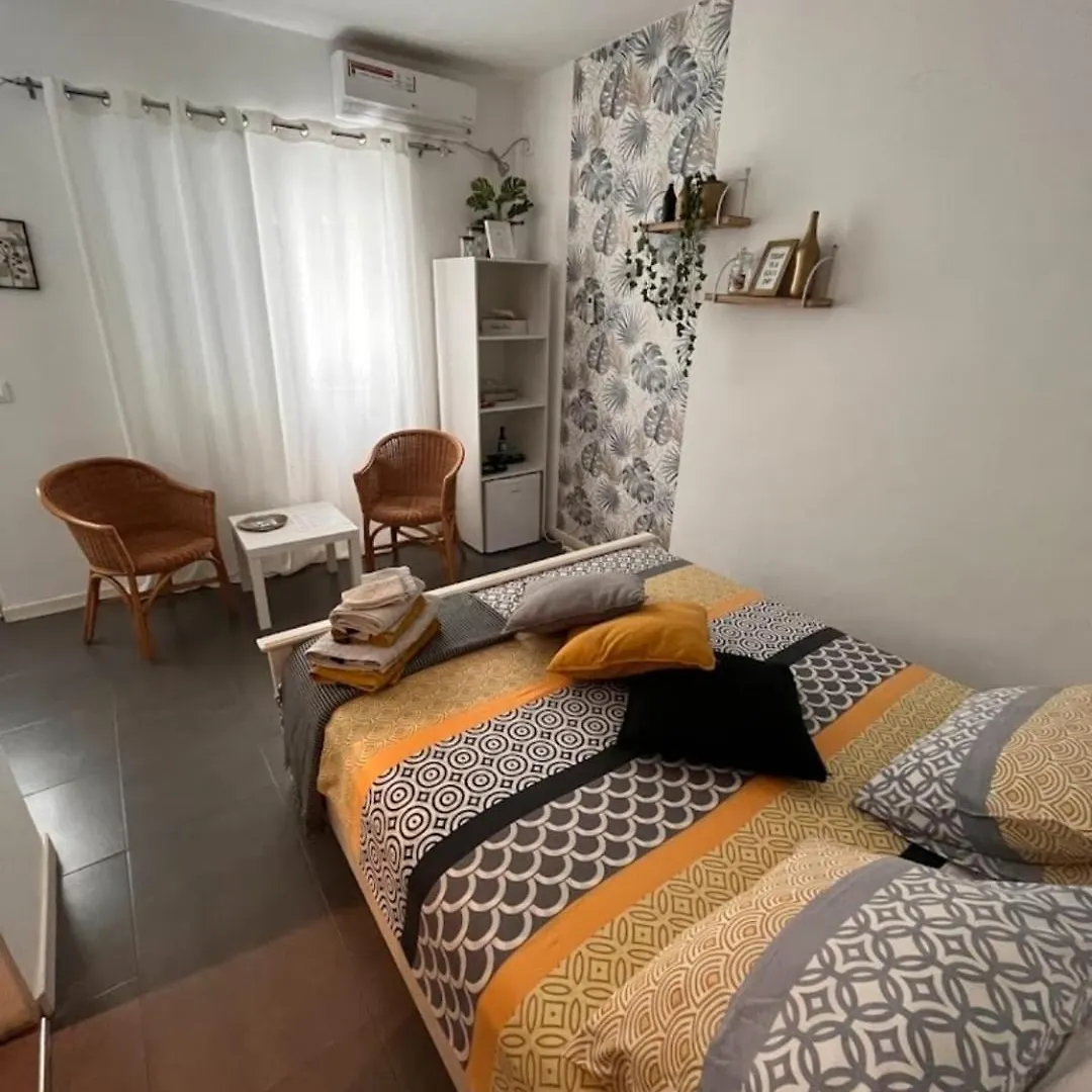 Deluxe B&B 