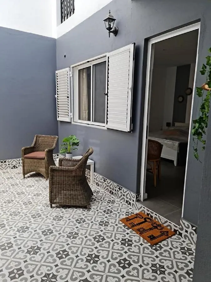 Deluxe B&B 