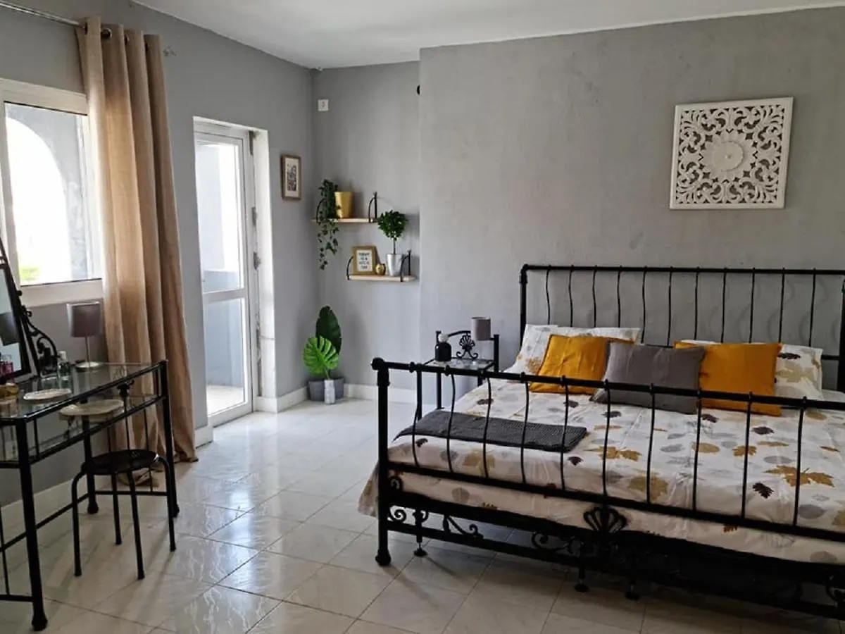 Couette-café Deluxe B&B 
